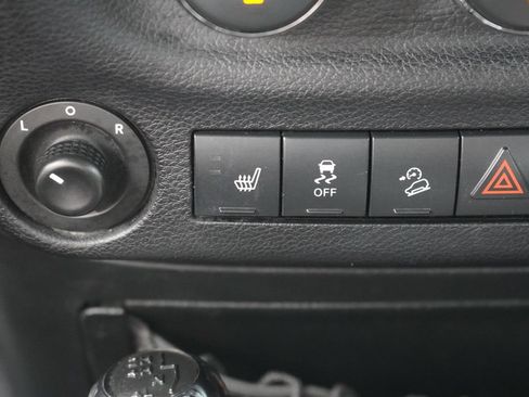 Used 2012 Jeep Wrangler Unlimited Sahara w/ Dual Top Group AWD/4WD image 28