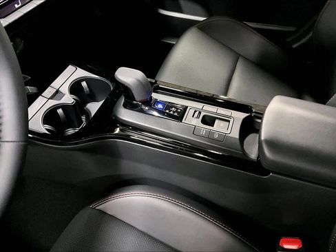 New 2026 Toyota Prius Plug-In Hybrid FWD image 7