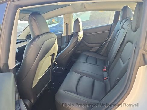 Used 2022 Tesla Model 3 RWD image 2
