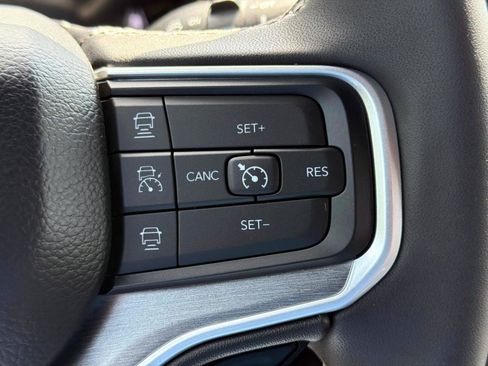 Used 2025 Jeep Wagoneer Series III w/ Premium Group I AWD/4WD image 18