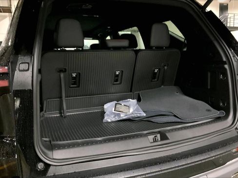 New 2026 Chevrolet Traverse Z71 w/ Enhanced Driving Package image 5