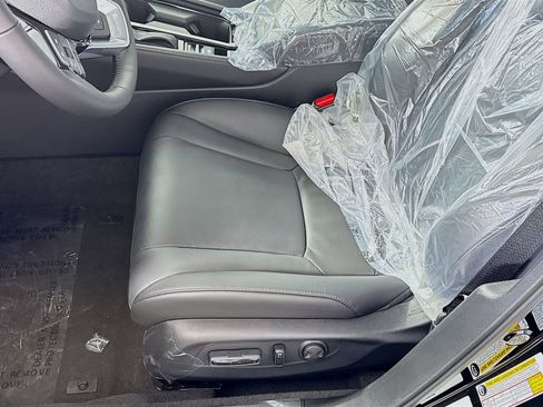 Used 2024 Honda Accord Touring image 7