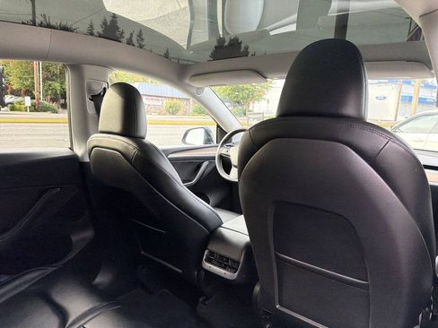 Used 2024 Tesla Model Y Long Range AWD/4WD image 20