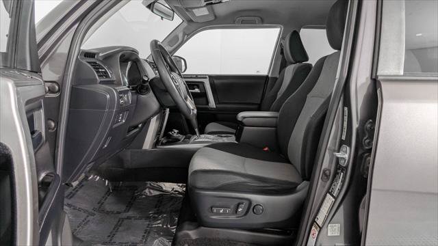 Used 2018 Toyota 4Runner SR5 AWD/4WD image 13