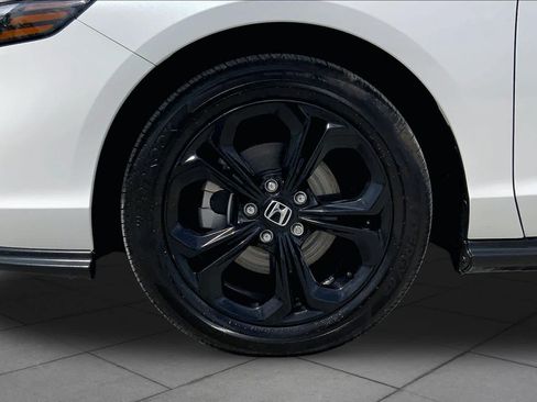 Used 2025 Honda Accord SE image 11
