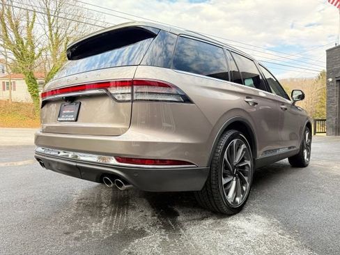Used 2020 Lincoln Aviator Reserve w/ Equipment Group 202A image 7