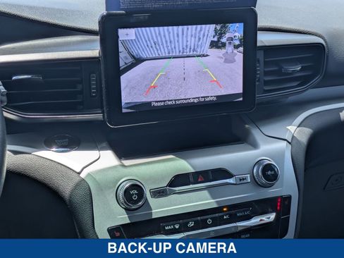 Certified 2023 Ford Explorer XLT RWD image 33
