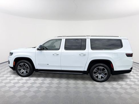 Used 2024 Jeep Wagoneer L Series II w/ Flexible Seating Group AWD/4WD image 8