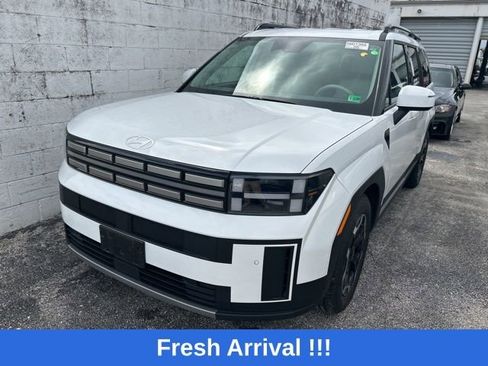 Used 2024 Hyundai Santa Fe SEL image 2