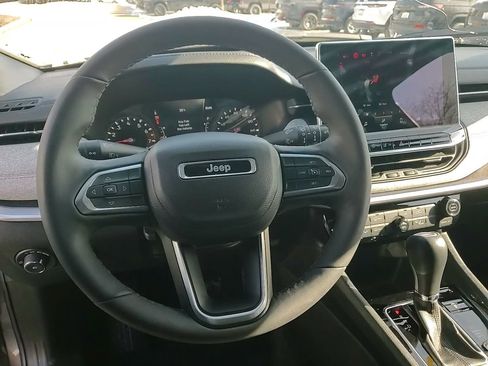 Used 2023 Jeep Compass Latitude AWD/4WD image 35