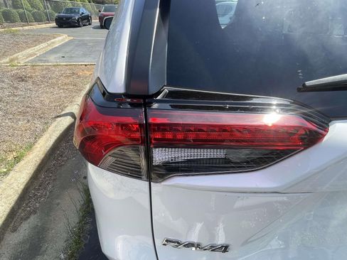 Used 2023 Toyota RAV4 XLE image 6