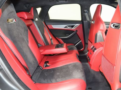 Used 2024 Jaguar F-PACE SVR image 19