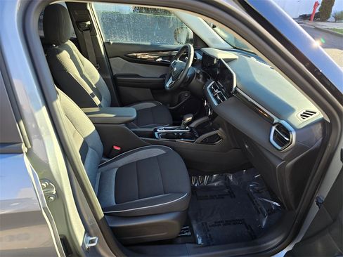 Used 2026 Chevrolet TrailBlazer LT w/ Convenience Package image 11