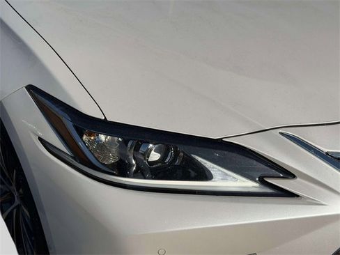 Certified 2024 Lexus ES 350 w/ Premium Package image 12