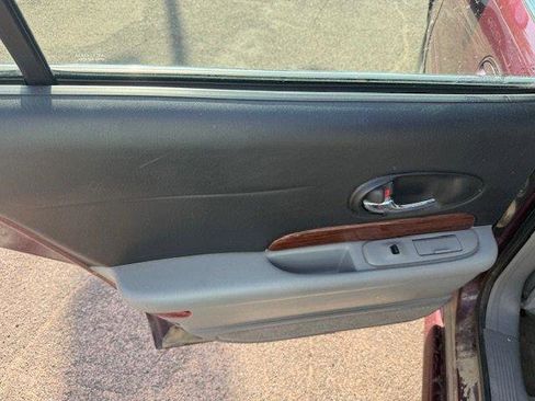 Used 2004 Buick Le Sabre Custom image 12