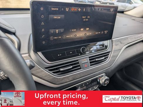 Used 2024 Nissan Altima 2.5 SL AWD/4WD image 19