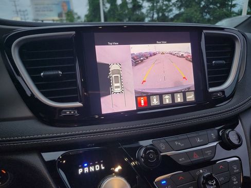 New 2027 Chrysler Pacifica Select AWD/4WD image 21