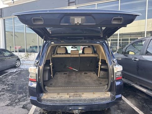 Used 2016 Toyota 4Runner SR5 Premium image 14