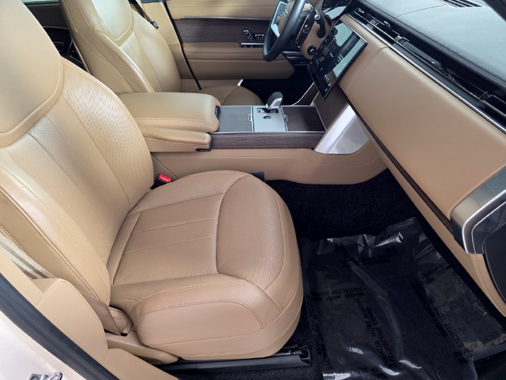 Used 2025 Land Rover Range Rover SE AWD/4WD image 28