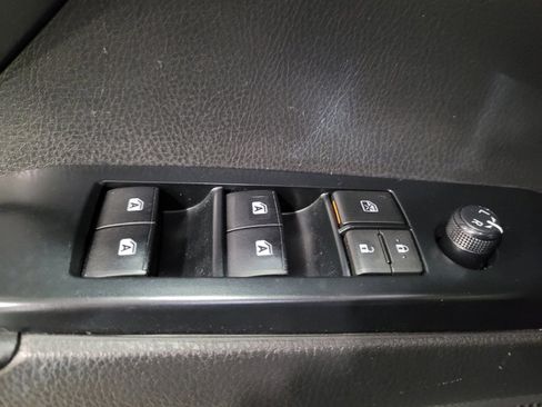 Used 2020 Toyota Camry SE image 27