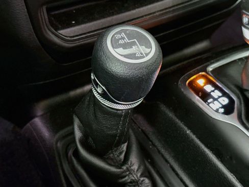 Used 2022 Jeep Gladiator Sport AWD/4WD image 17