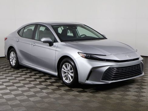 Used 2025 Toyota Camry LE FWD image 50
