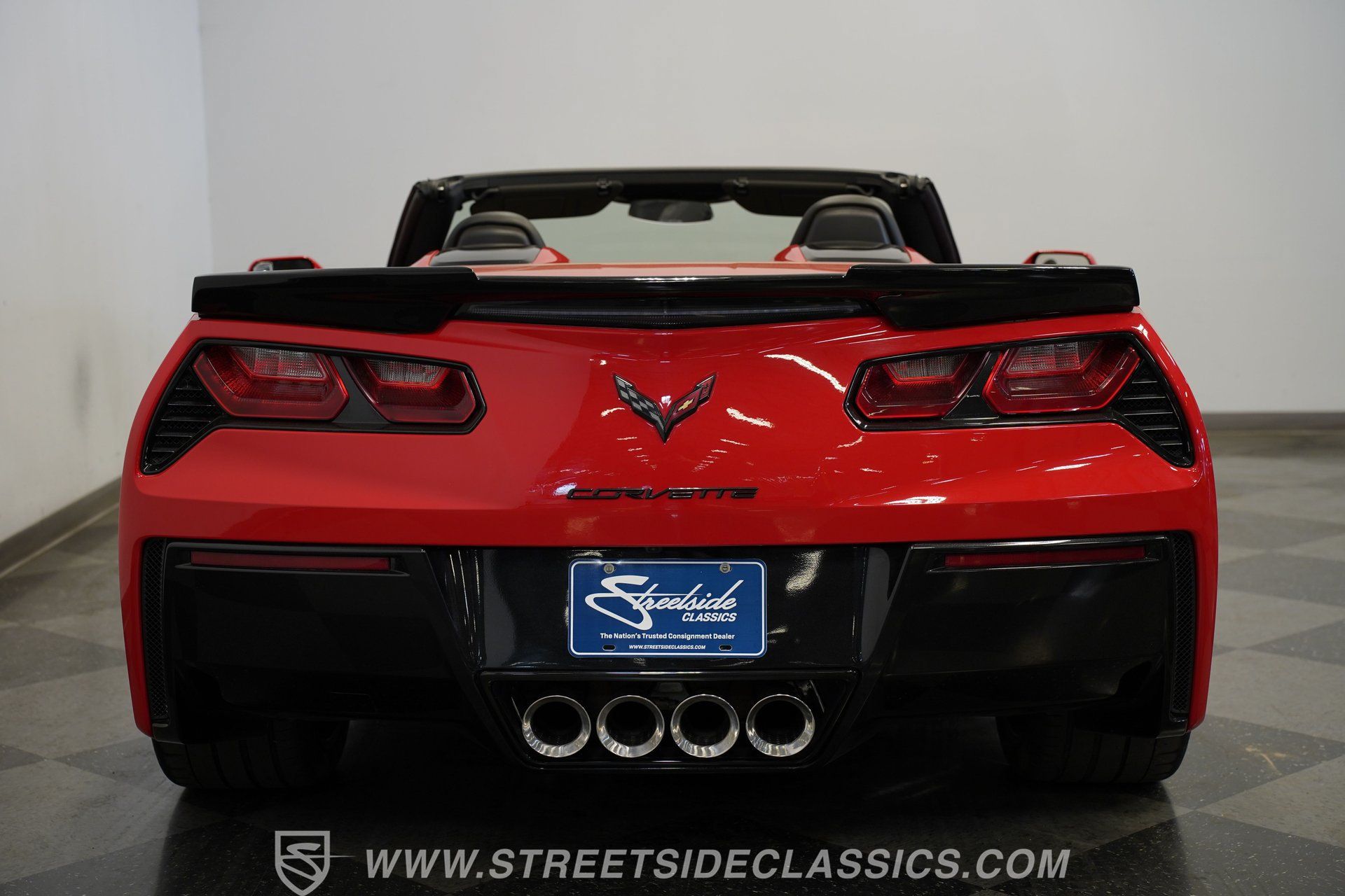 Used 2019 Chevrolet Corvette Stingray Convertible w/ Carbon Flash Badge Package RWD image 11