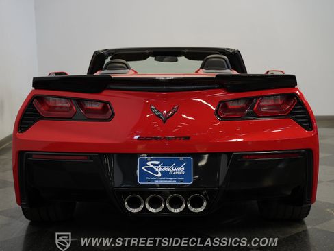 Used 2019 Chevrolet Corvette Stingray Convertible w/ Carbon Flash Badge Package image 11