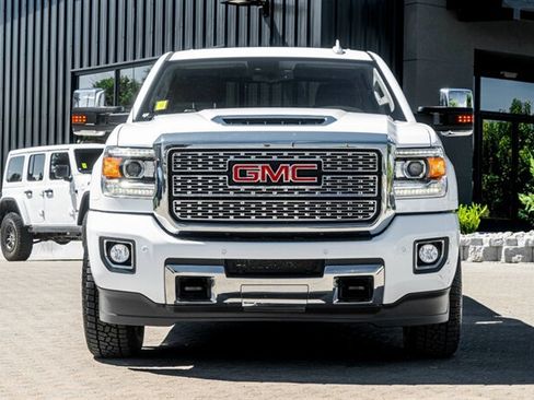 Used 2019 GMC Sierra 3500 Denali AWD/4WD image 4