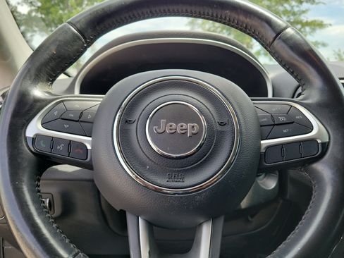 Used 2018 Jeep Compass Latitude FWD image 21