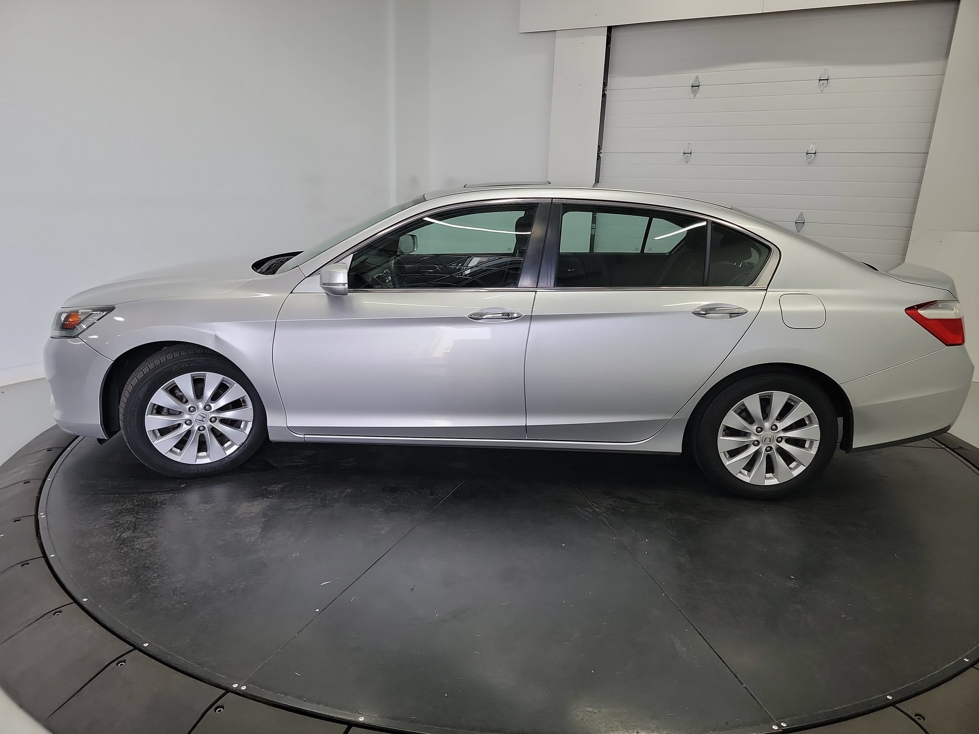 Used 2015 Honda Accord EX image 4