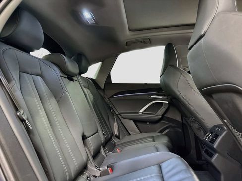 Used 2025 Audi Q5 Premium Plus w/ Premium Plus AWD/4WD image 16