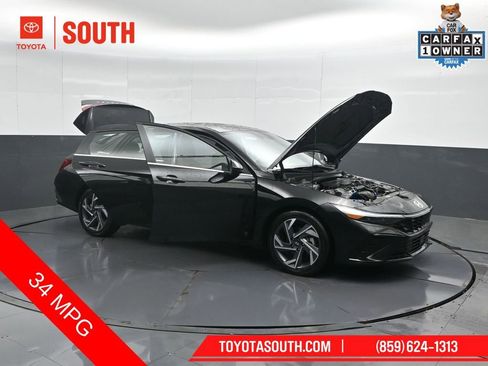 Used 2025 Hyundai Elantra SEL FWD image 58