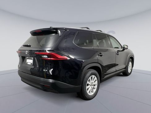 Used 2024 Toyota Grand Highlander AWD image 11