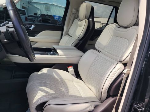 Certified 2021 Lincoln Navigator Black Label AWD/4WD image 18