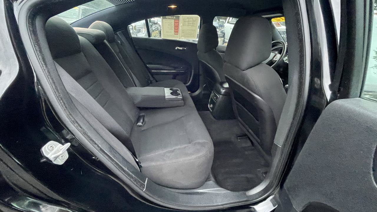 Used 2012 Dodge Charger SE RWD image 27
