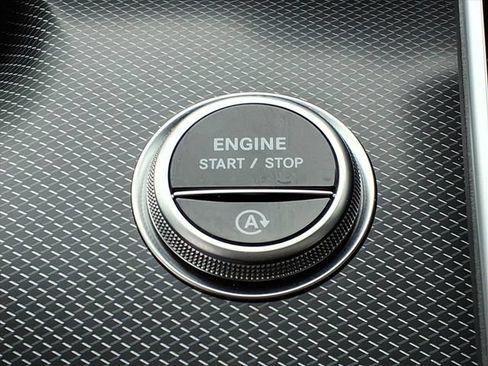 Certified 2025 Mercedes-Benz C 300 4MATIC Sedan image 25