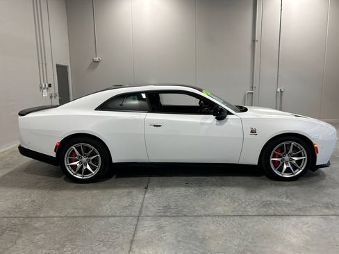 Used 2024 Dodge Charger Daytona Scat Pack w/ Plus Group AWD/4WD image 5