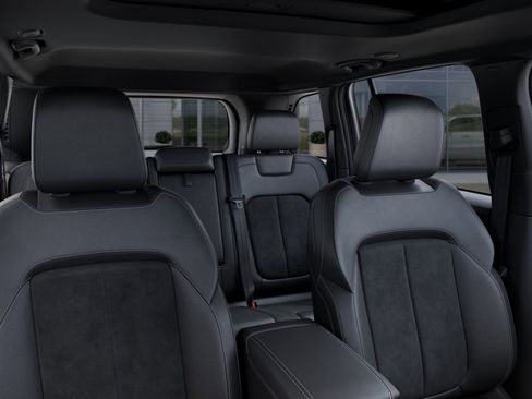 New 2025 Jeep Grand Cherokee Altitude AWD/4WD image 42