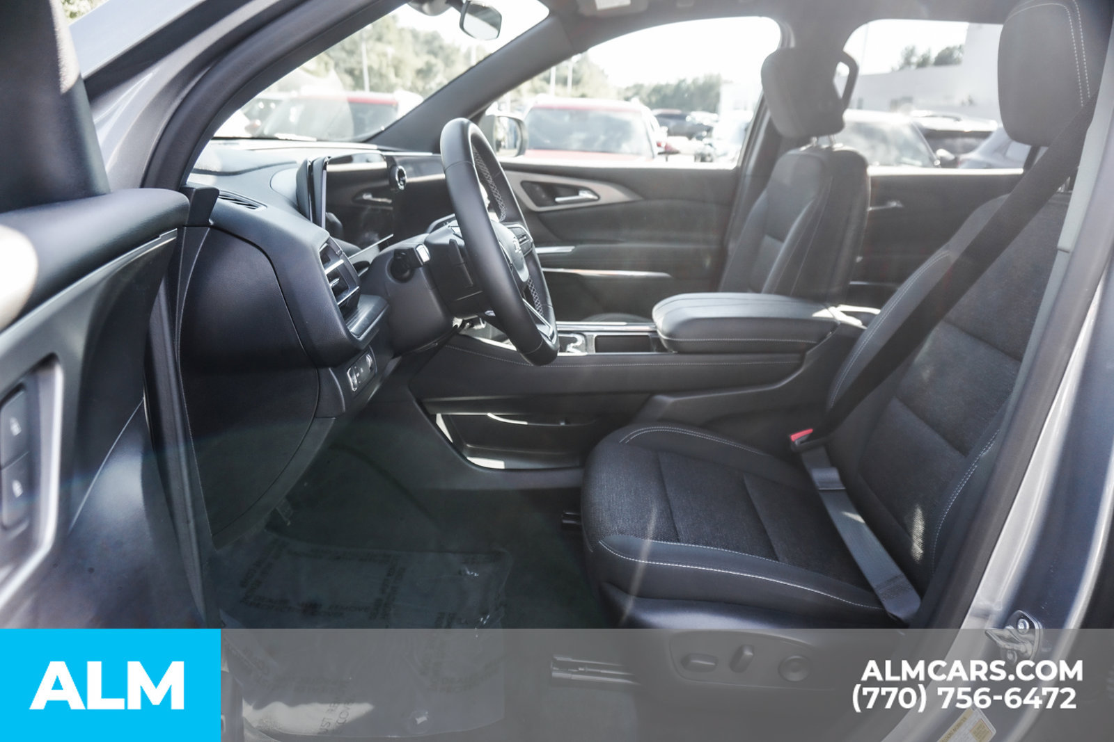Used 2025 Chevrolet Traverse LT w/ LPO, Floor Liner Package FWD image 19
