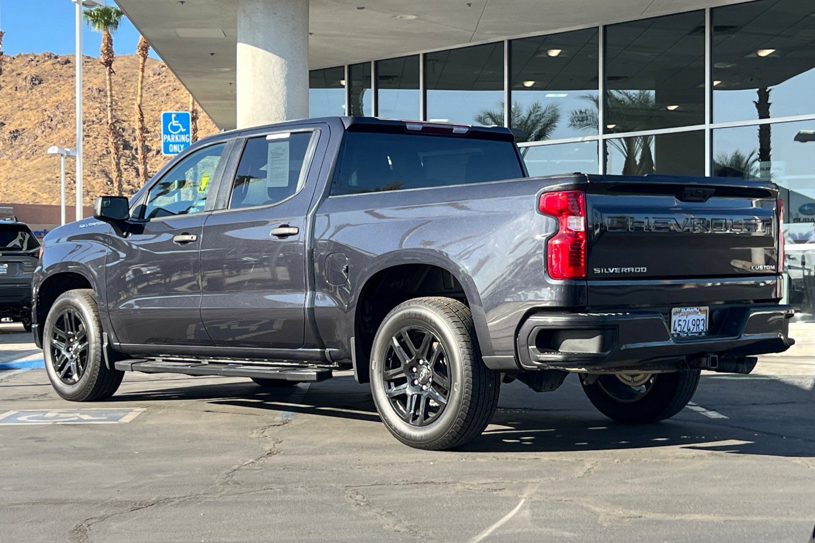 Used 2022 Chevrolet Silverado 1500 Custom RWD image 3