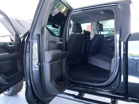 Used 2019 Chevrolet Silverado 1500 Custom w/ Custom Convenience Package AWD/4WD image 27