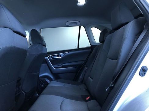 Used 2025 Toyota RAV4 XLE AWD/4WD image 17