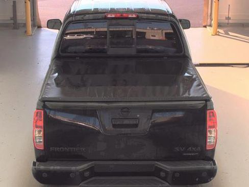 Used 2021 Nissan Frontier SV w/ Midnight Edition Floor Mats image 4