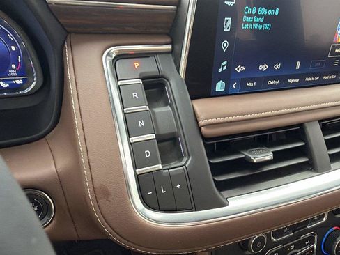 Used 2023 Chevrolet Tahoe High Country AWD/4WD image 34