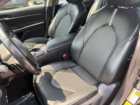 Used 2021 Toyota Camry SE FWD image 15