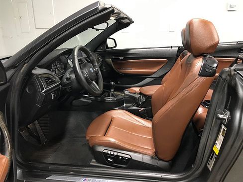 Used 2015 BMW M235i Convertible image 22