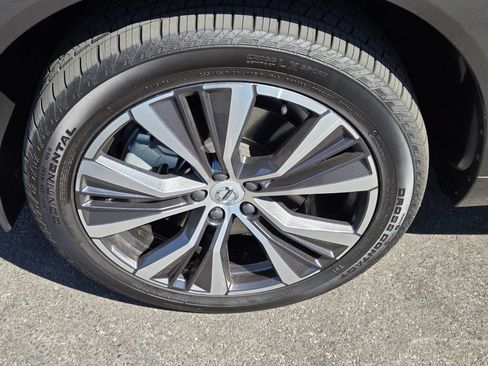 Used 2022 Volvo XC60 T8 Inscription Expression w/ Advanced Package AWD/4WD image 4