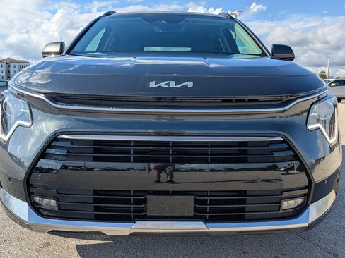 New 2025 Kia Niro SX image 3