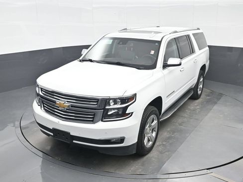Used 2018 Chevrolet Suburban Premier RWD image 16